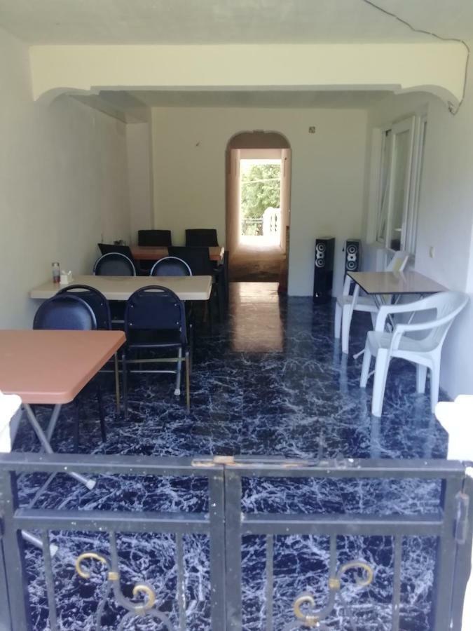 Geno Guest House Kwariati Exterior foto