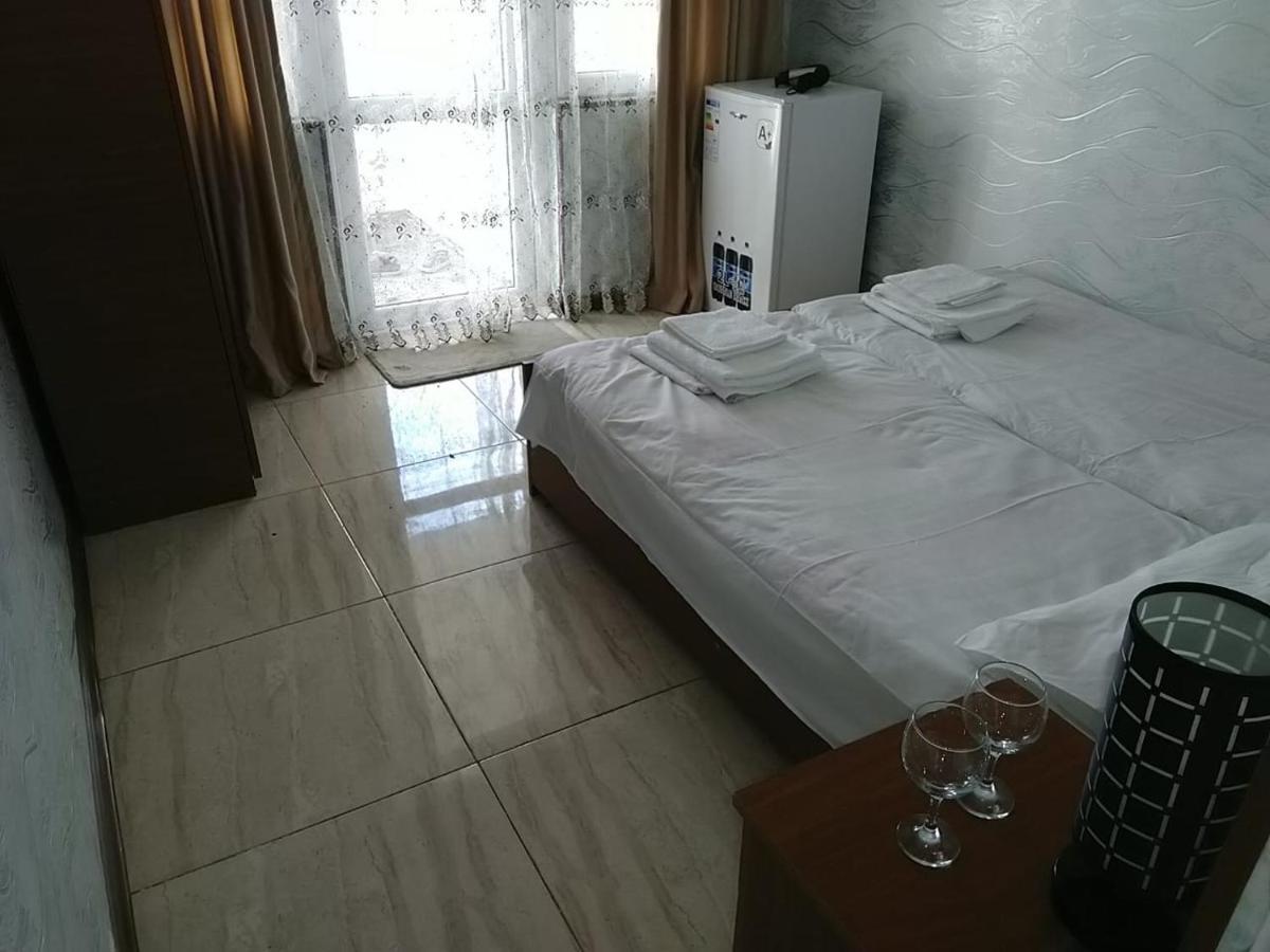 Geno Guest House Kwariati Exterior foto